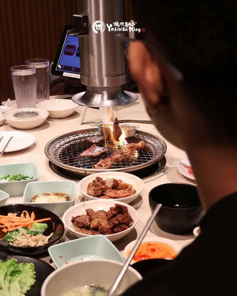 Bàn nướng tại Yakiniku King
